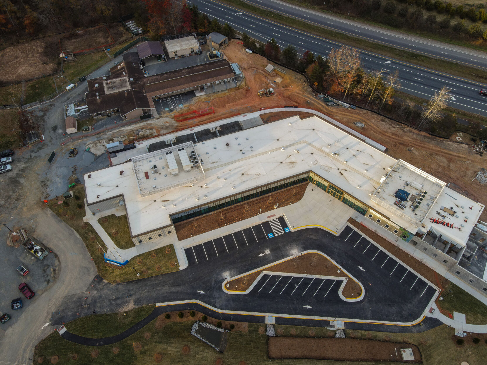 Photo_News_Animal shelter opening_ old new.jpg
